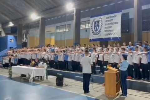 Cerimônia de Acolhida aos Novos Alunos Reflete Integração entre Escola, Alunos e Comunidade